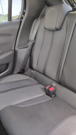 Peugeot E-208 pieno
