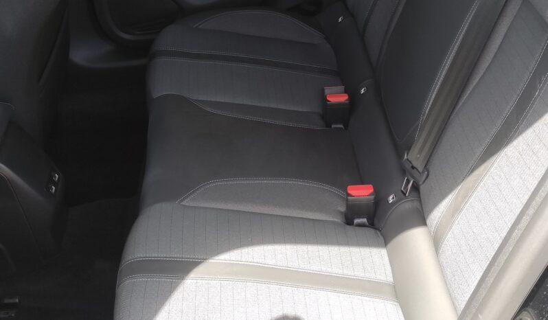 Peugeot E-208 pieno