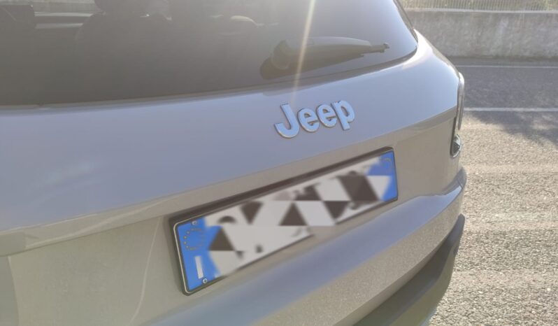 Jeep Avenger Summit pieno