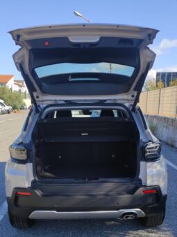 Jeep Avenger Summit pieno
