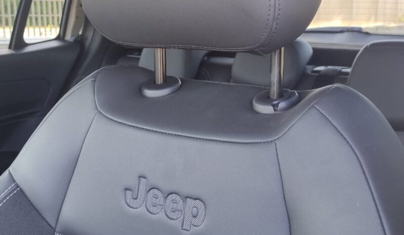 Jeep Avenger Summit pieno
