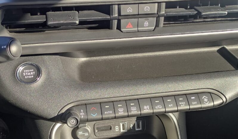 Jeep Avenger Summit pieno