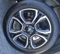 Jeep Avenger Summit pieno