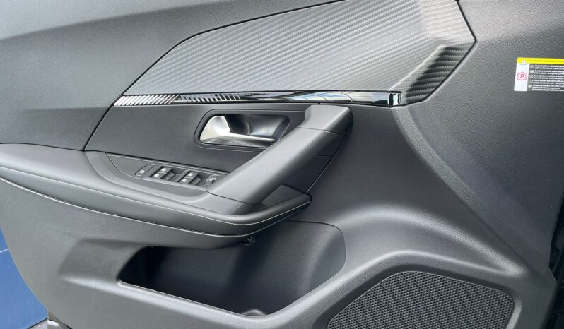 Peugeot 2008 1.2 Hybrid Allure pieno