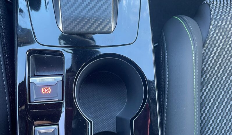 Peugeot 208 Hybrid GT 110 pieno