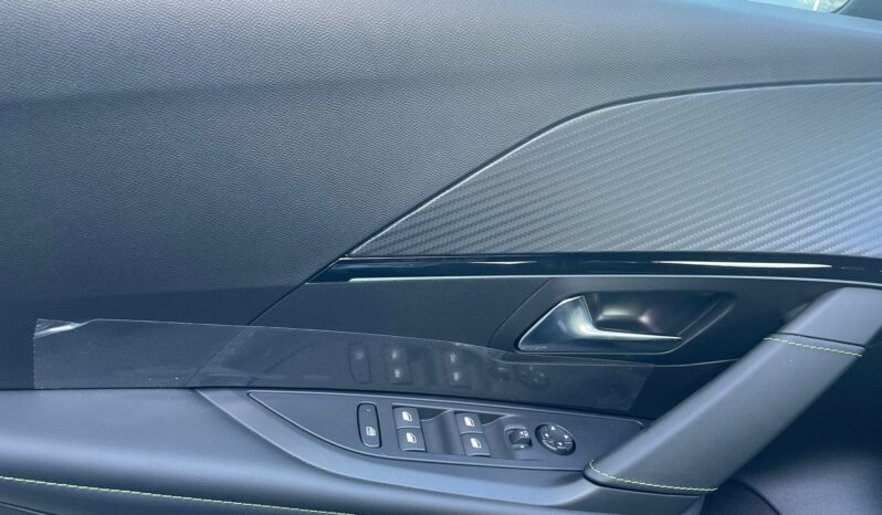 Peugeot 208 Hybrid GT 110 pieno
