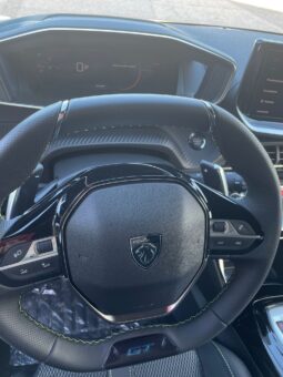 Peugeot 208 Hybrid GT 110 pieno