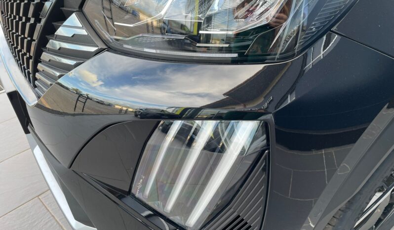Peugeot 2008 1.2 Hybrid Allure pieno