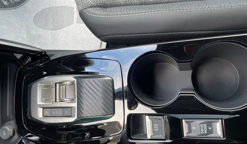Peugeot 2008 1.2 Hybrid Allure pieno