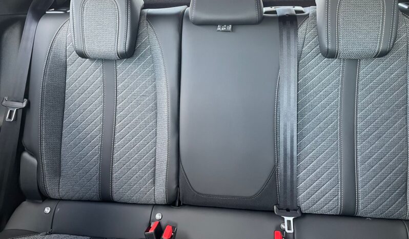 Peugeot 2008 1.2 Hybrid Allure pieno
