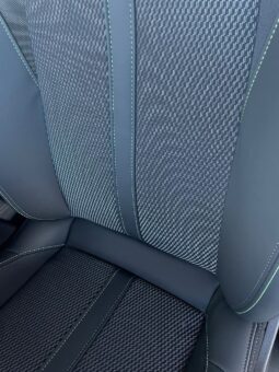 Peugeot 208 Hybrid GT 110 pieno