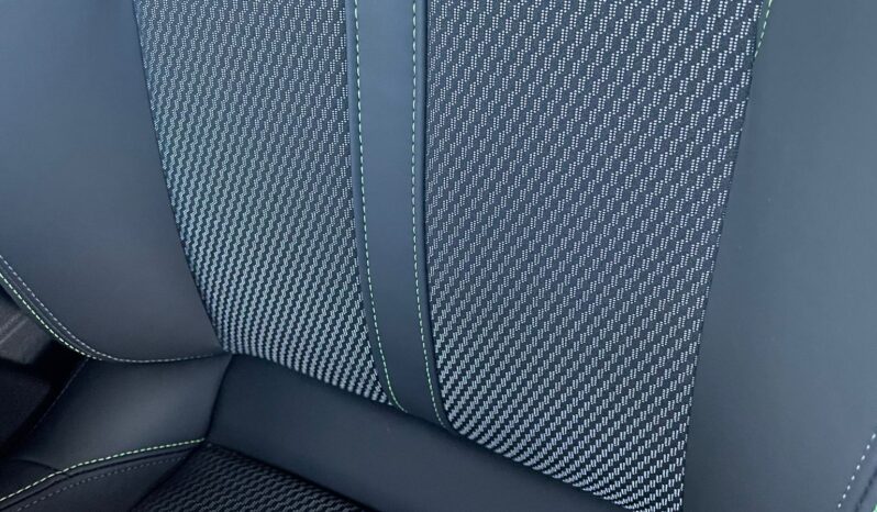 Peugeot 208 Hybrid GT 110 pieno