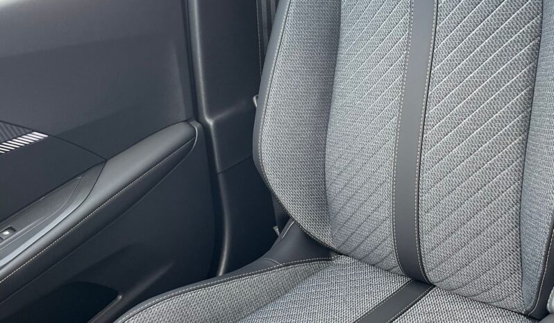 Peugeot 2008 1.2 Hybrid Allure pieno