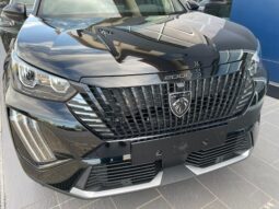 Peugeot 2008 1.2 Hybrid Allure pieno
