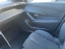Peugeot 208 Hybrid GT 110 pieno