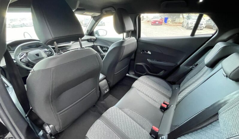 Peugeot 2008 1.2 Hybrid Allure pieno