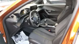 Peugeot 2008 1.2 pieno