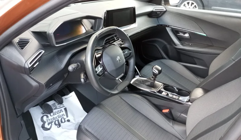Peugeot 2008 1.2 pieno